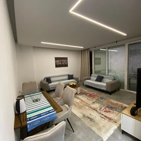 Modern Beachfront Dardania Tale דירה